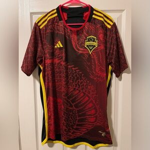 Seattle Sounders FC Bruce Lee 2023/24 Dragon Jersey Adidas Men’s M, L HI1844 NEW